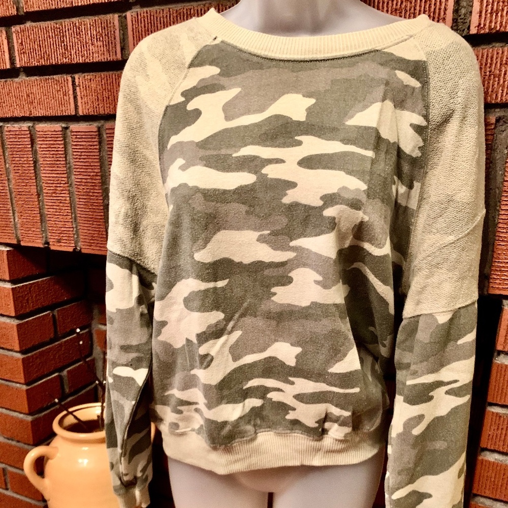 "So" 'Lounge Life" sweatshirt, crew neck, S